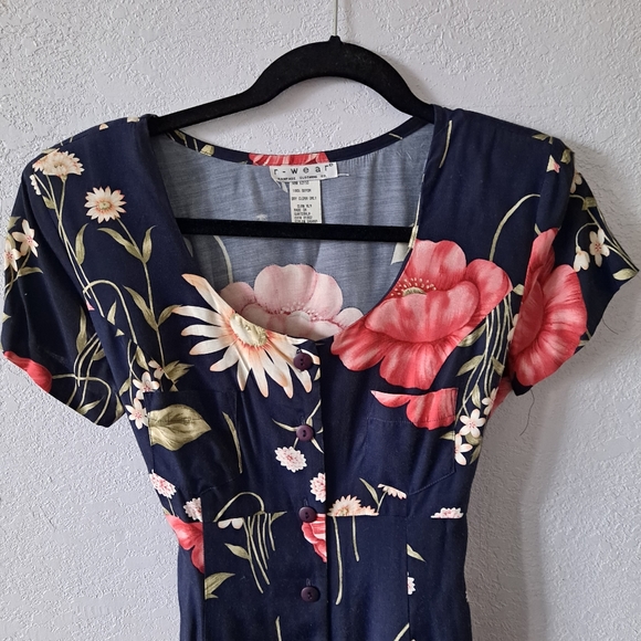 r-wear Dresses & Skirts - R - Wear Vintage Floral Dress